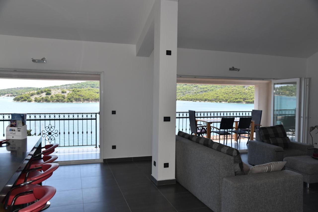 טיסנו Villa Pina Appartment Chantos מראה חיצוני תמונה